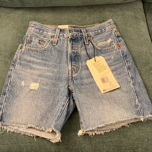 ✨SOLD✨ NWT Never worn Levi shorts